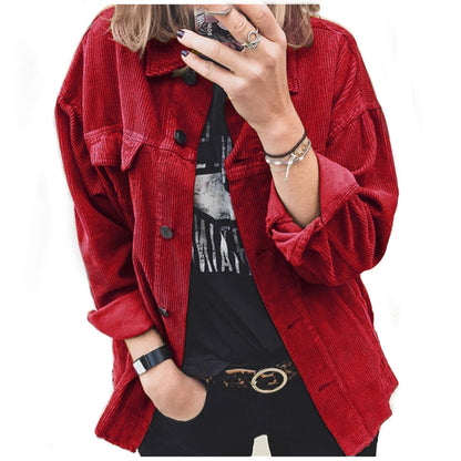 Veste en velours côtelé à la mode pour femmes avec des poches plaquées pratiques et une coupe décontractée Chic und Stil