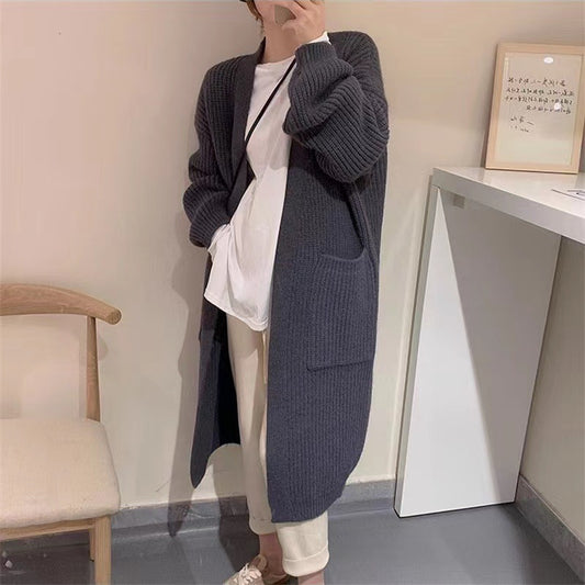 Cardigan en tricot féminin avec une silhouette décontractée et des poches profondes Chic und Stil