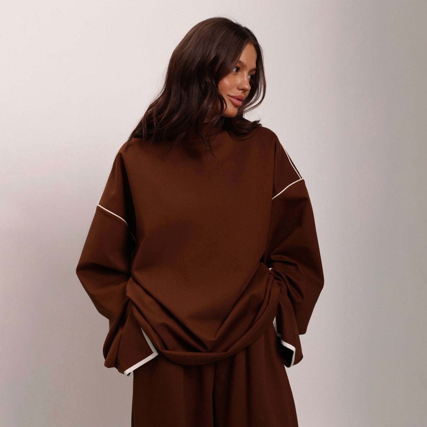 Dames Ensemble élégant composé d'un chemisier ample et d'une jupe évasée Chic und Stil