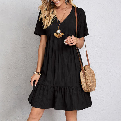 Robe plissée à décolleté en V pour femmes avec détails volantés Chic und Stil
