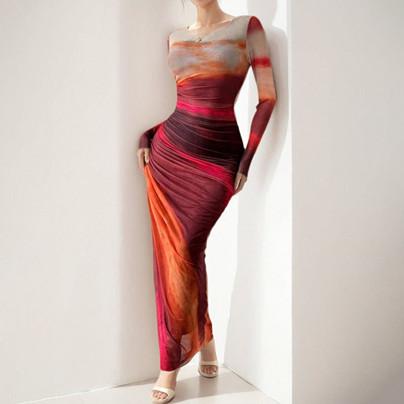 Femme élégante robe maxi avec dégradé de couleur innovant Chic und Stil