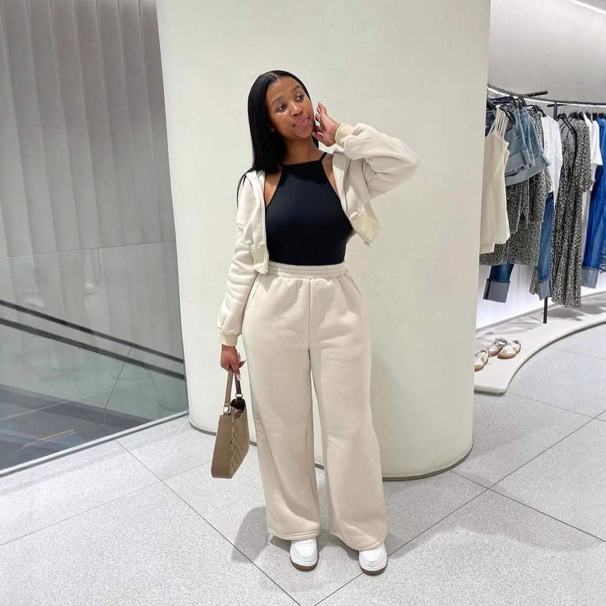 Women leisure jogging set with wide pants and cropped hoodie Chic and Style