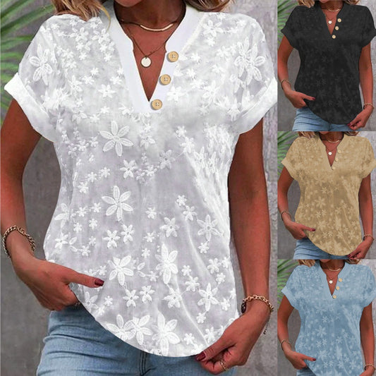 Women's blouse with feminine floral pattern Chic and style