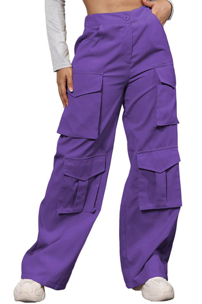 Women's cargo pants with practical pockets and wide leg Chic and Style