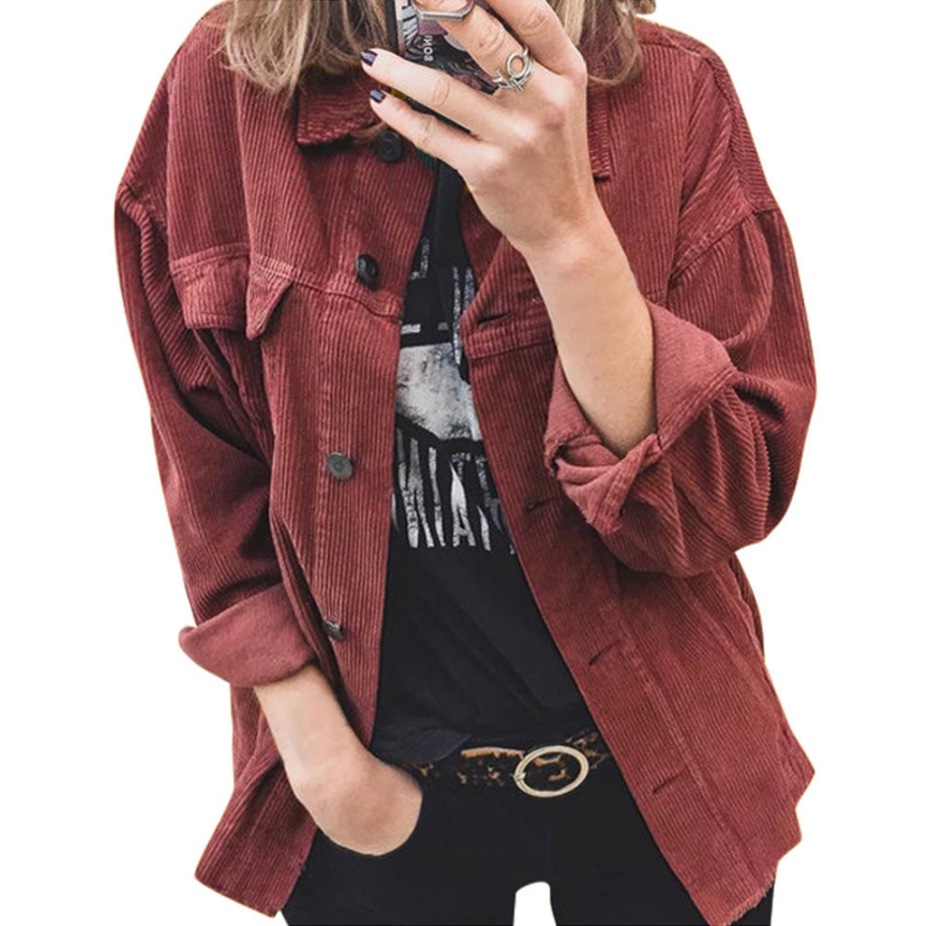 Veste en velours côtelé à la mode pour femmes avec des poches plaquées pratiques et une coupe décontractée Chic und Stil