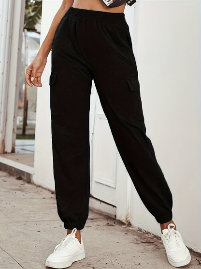 Cargo pants for women with elastic waistband and practical pockets Chic und Stil