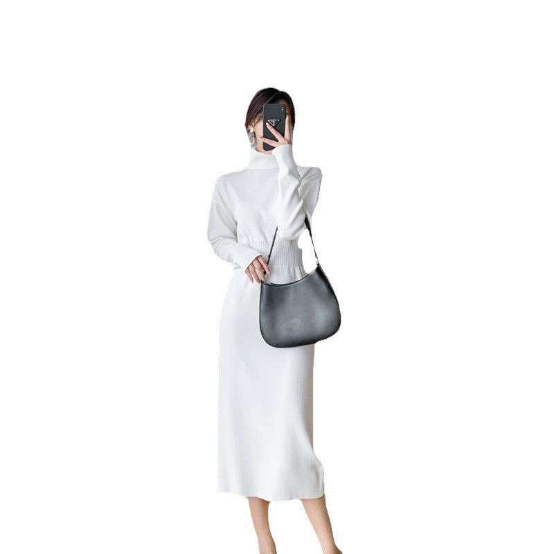 Robe tricot élégante pour femmes avec col haut et silhouette cintrée Chic und Stil