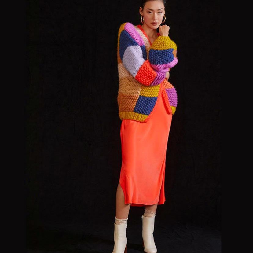 Cardigan en gros tricot pour dames avec un design patchwork coloré Chic und Stil