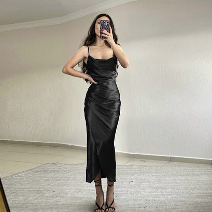 Robe Maxi Élégante Femme avec Coupe Drapée Raffinée et Fines Bretelles Spaghetti Chic und Stil