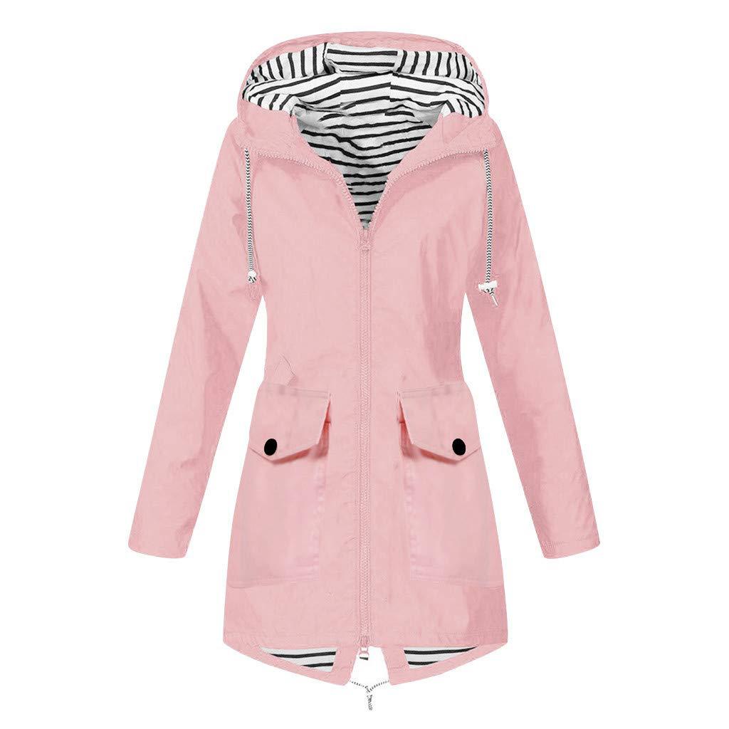 Functional women's jacket with adjustable hood and practical pockets Chic and Style