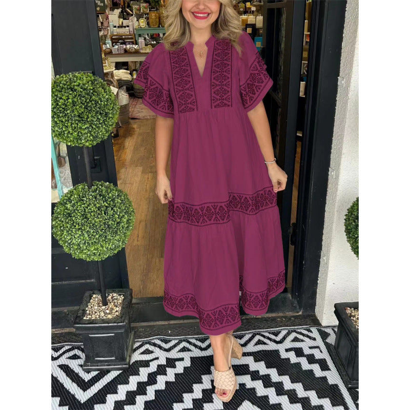 Robe maxi femme avec des détails de broderie raffinés et une coupe évasée Chic und Stil