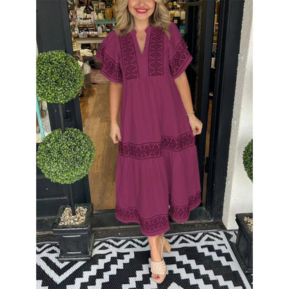 Robe maxi femme avec des détails de broderie raffinés et une coupe évasée Chic und Stil