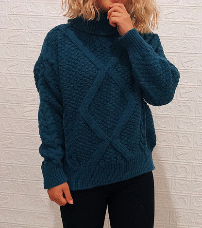 Pull en grosse maille pour femme avec un motif de torsade à la mode et un grand col Chic und Stil