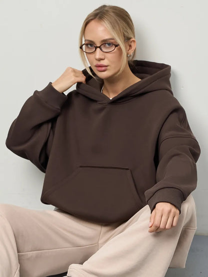 Pull à capuche oversized pour femmes avec une coupe décontractée et une poche kangourou pratique Chic und Stil