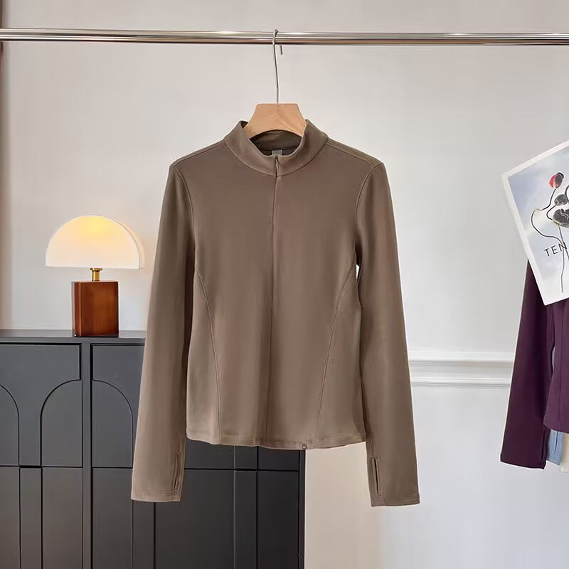 Chemise de sport pour femmes à manches longues avec coupe innovante Chic & Stil