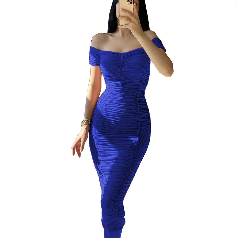 Robe mini ajustée pour femmes avec décolleté bardot et fronces Chic und Stil