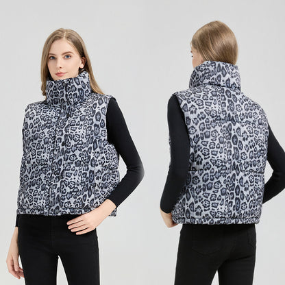 Dame Gilet rembourré avec motif léopard et col haut Chic und Stil