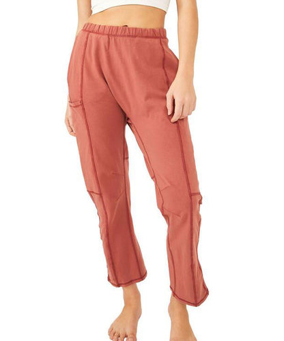 Casual sport pants for women with elastic waistband and functional side pockets Chic and Style