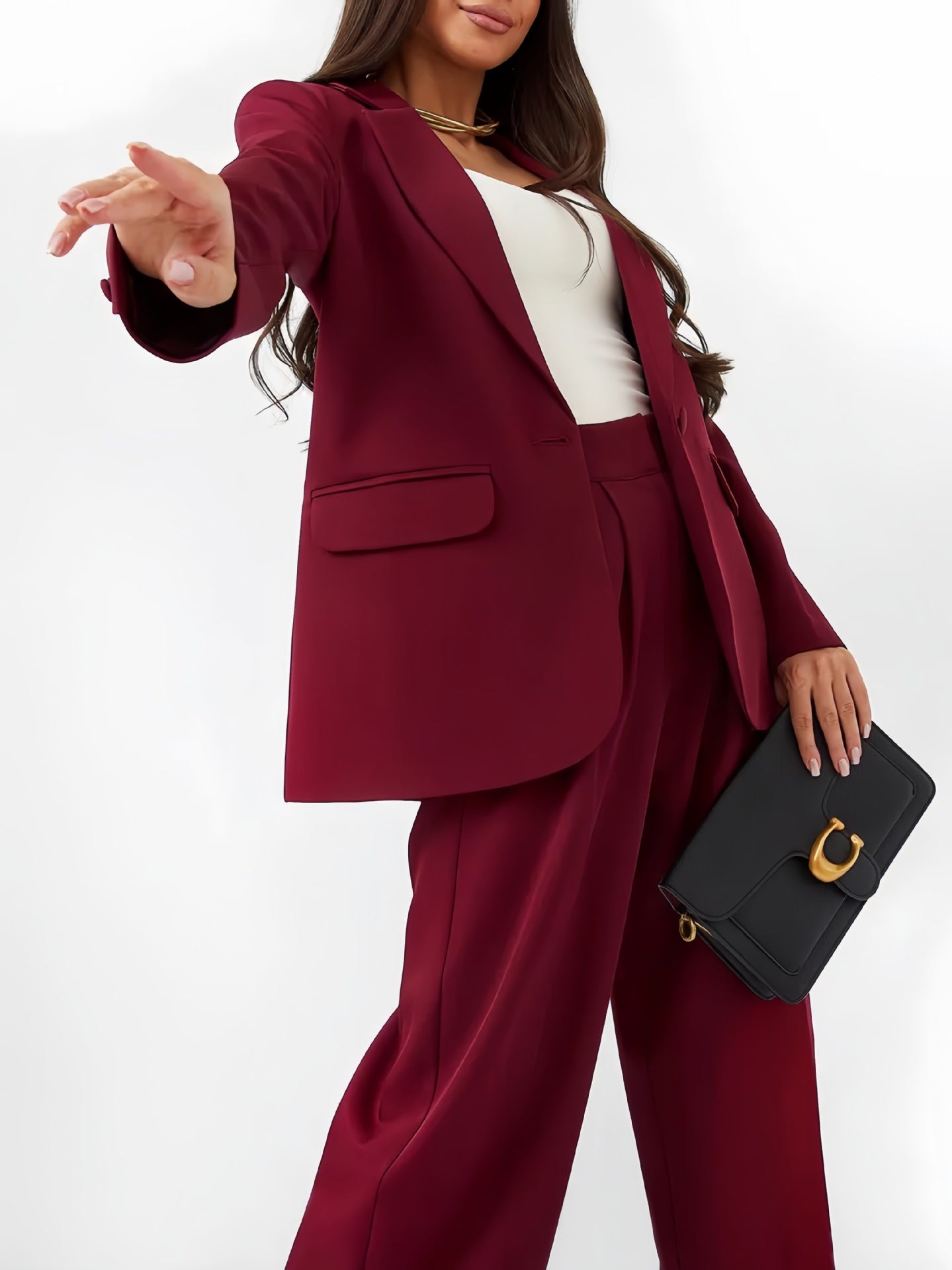 Dames Ensemble de tailleur élégant et cintré avec décolleté plongeant Chic und Stil