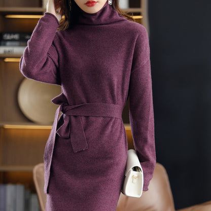 Robe en tricot douillette pour femmes avec col roulé élégant et ceinture cintrée Chic und Stil