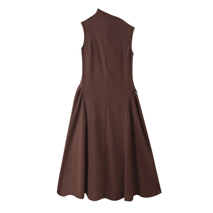Robe A-ligne pour femmes avec décolleté asymétrique et élégants plis Chic und Stil