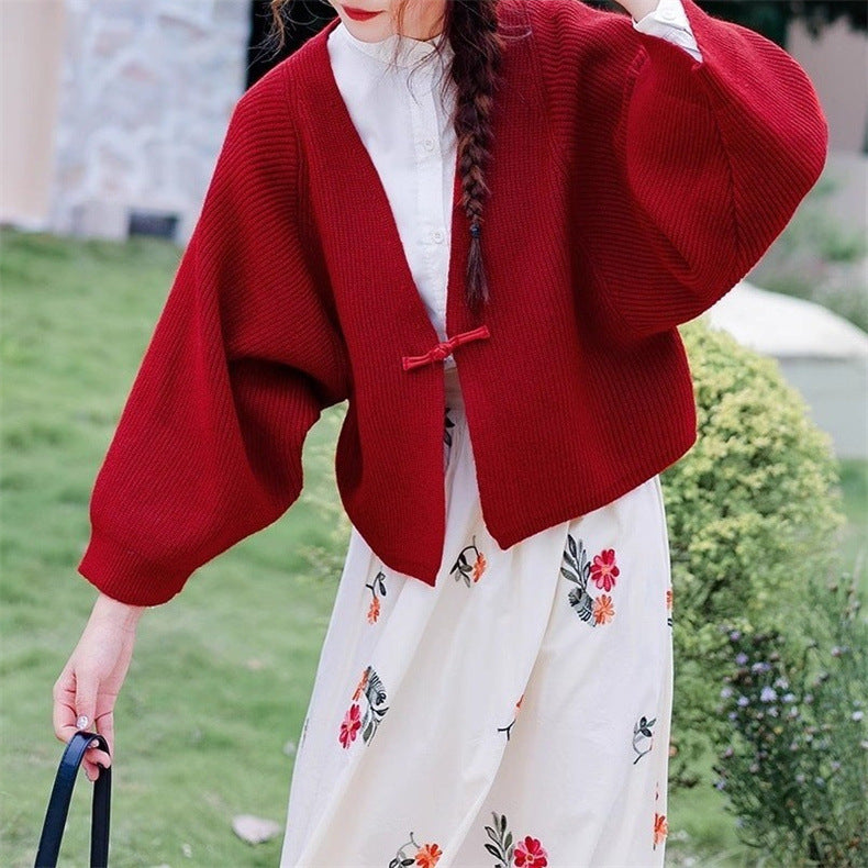 Women's comfortable knit cardigan with wide sleeves, chic and stylish