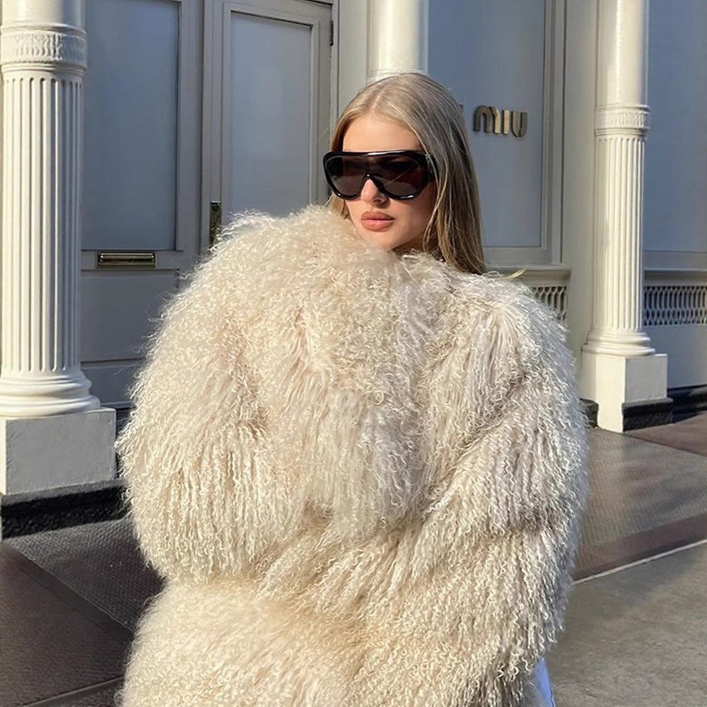 Damen faux fur jacket avec col volumineux et détails élégants Chic und Stil