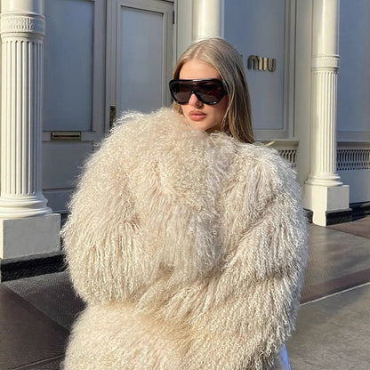 Damen faux fur jacket avec col volumineux et détails élégants Chic und Stil