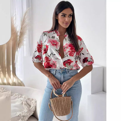 Blouse pour femmes avec design floral et coupe décontractée Chic und Stil