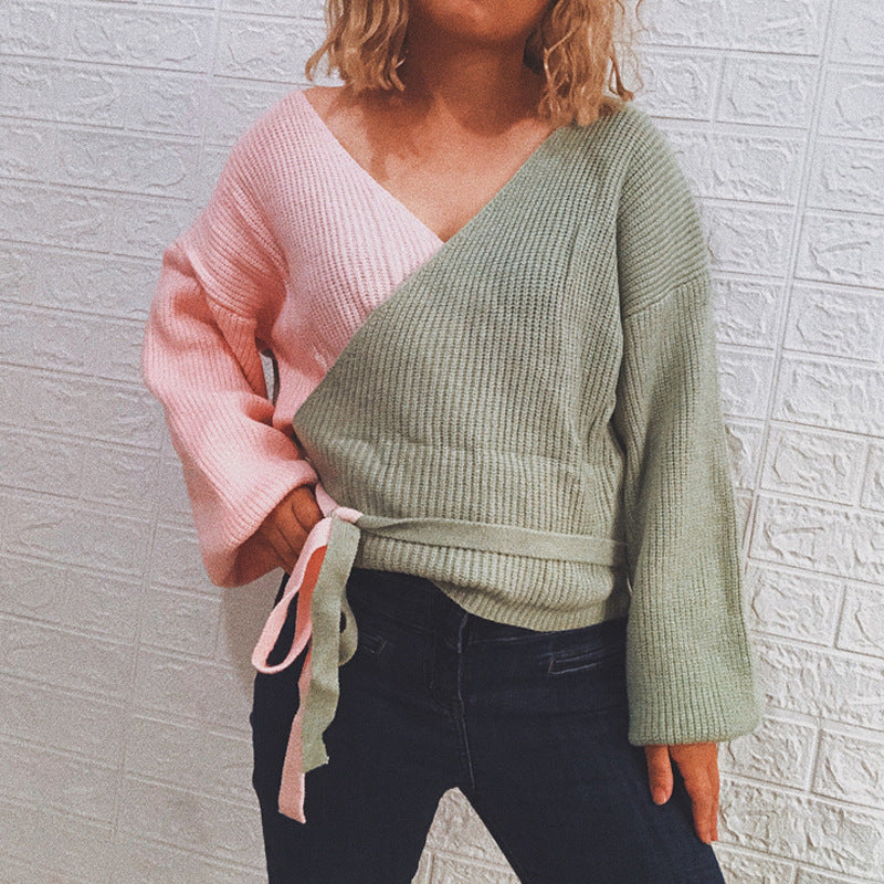 Pull-over enveloppant pour femmes avec un élégant design côtelé et des liens à la mode Chic und Stil