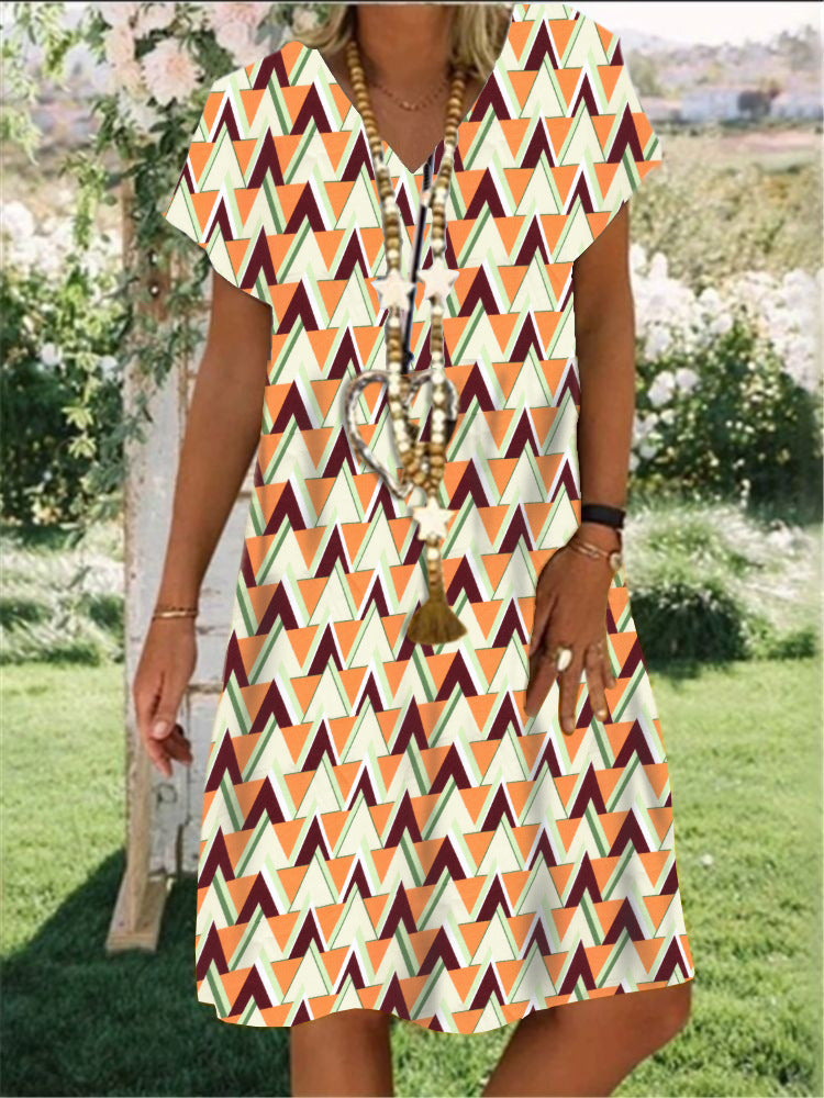 Robe de loisirs pour femmes avec design graphique triangulaire et coupe décontractée Chic und Stil