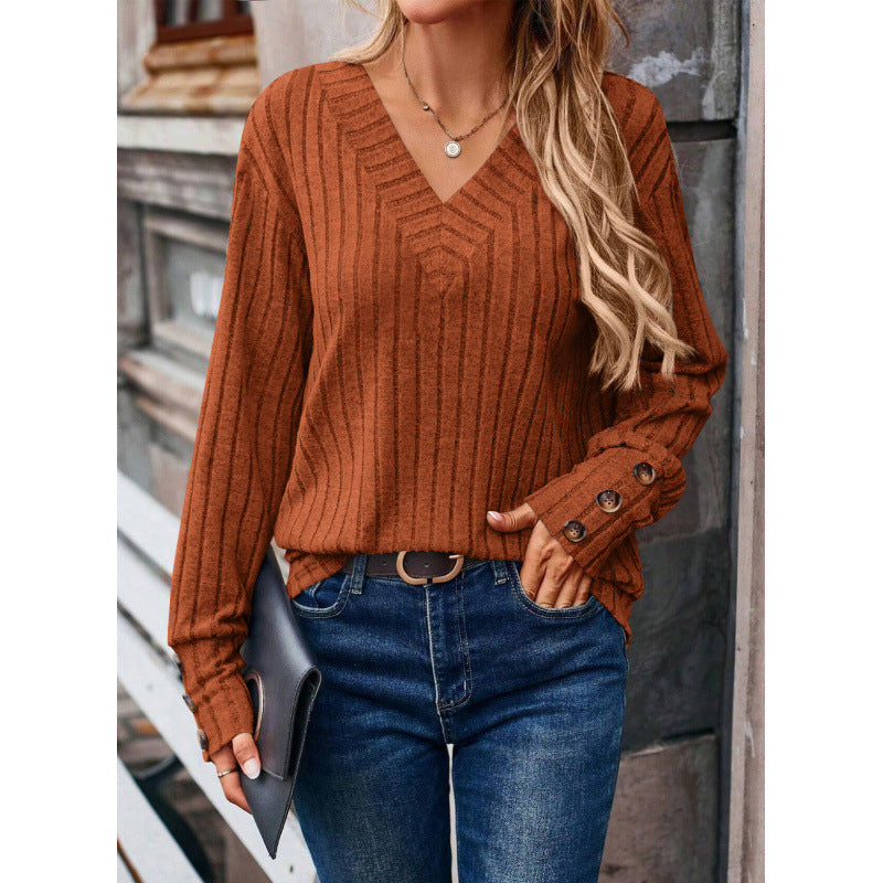 Pull femme décontracté à col en V avec design en ribbing texturé et détails élégants de boutons Chic und Stil