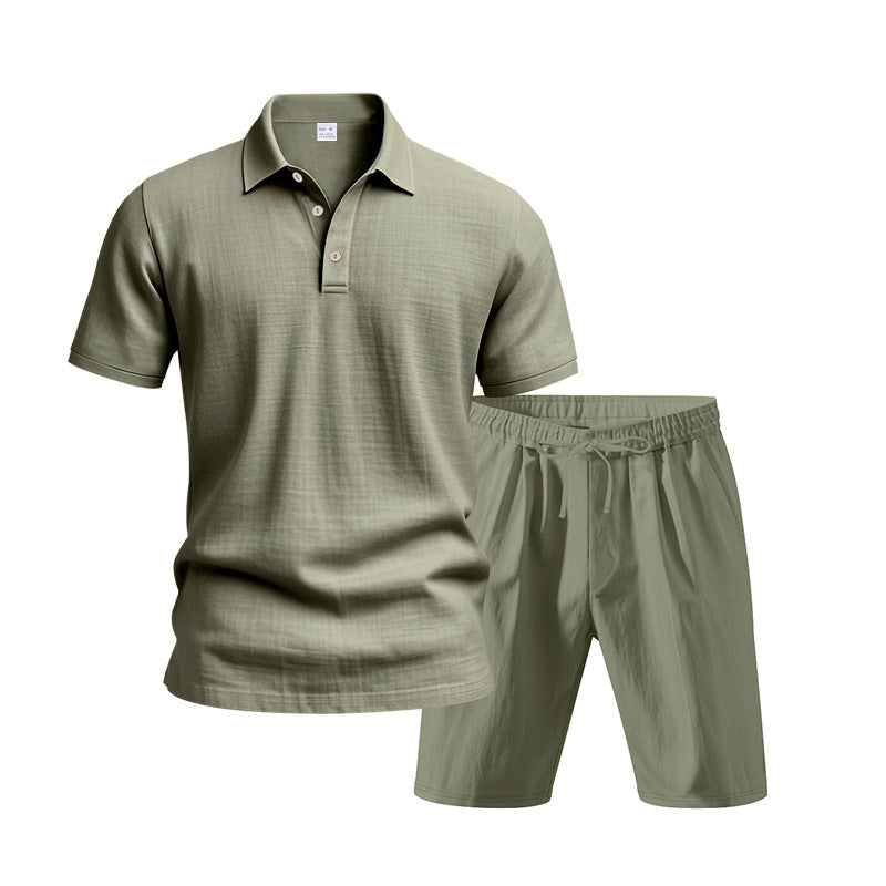Tenue de loisirs pour hommes avec polo et shorts Chic und Stil