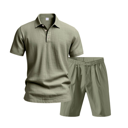 Tenue de loisirs pour hommes avec polo et shorts Chic und Stil