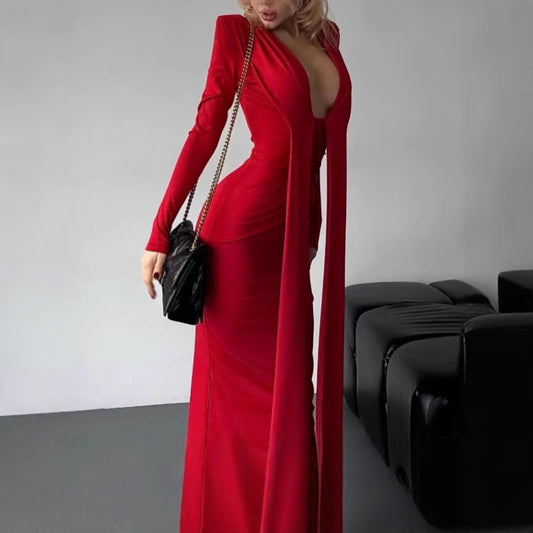 Robe féminine mettant en valeur la silhouette avec décolleté en V profond et détails de volants raffinés Chic und Stil