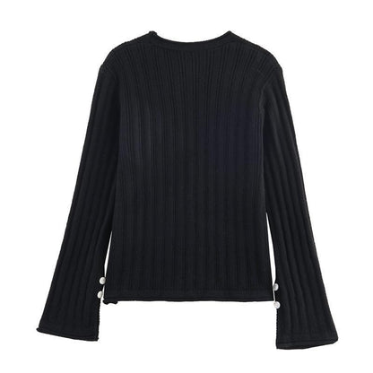 Knit jacket for women with an elegant V-neck and practical buttons Chic und Stil