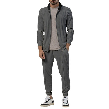 Costume de sport pour hommes avec poches zippées fonctionnelles et matériau respirant Chic und Stil