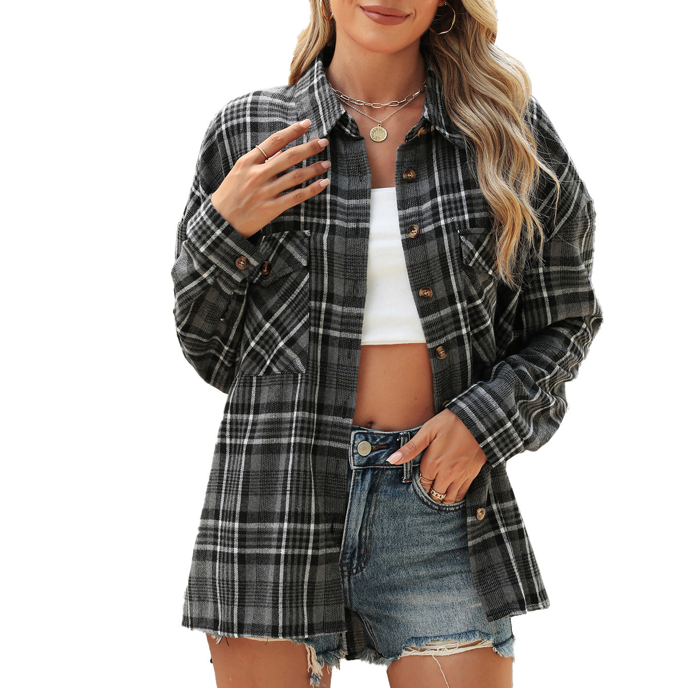 Chemisier à carreaux pour femmes avec coupe oversized et poches poitrine Chic und Stil