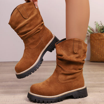 Bottes en suede douces pour femmes avec une esthétique froissée décontractée et une semelle profilée robuste Chic und Stil