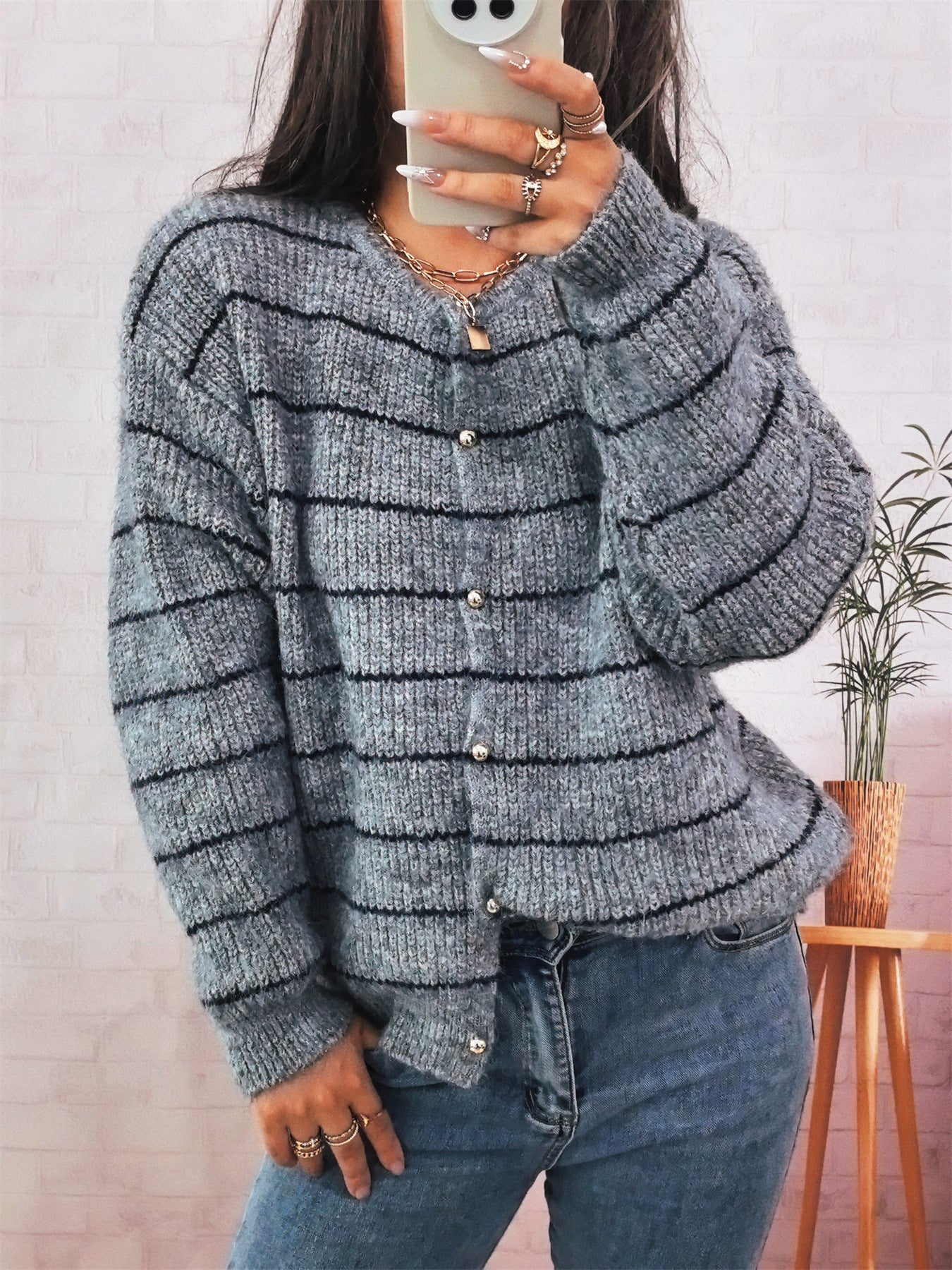 Dames confortable cardigan avec motif rayé élégant et boutons brillants Chic und Stil