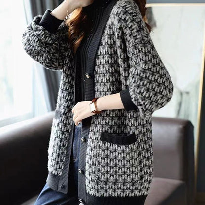 Dame cardigan au design graphique moderne Chic und Stil