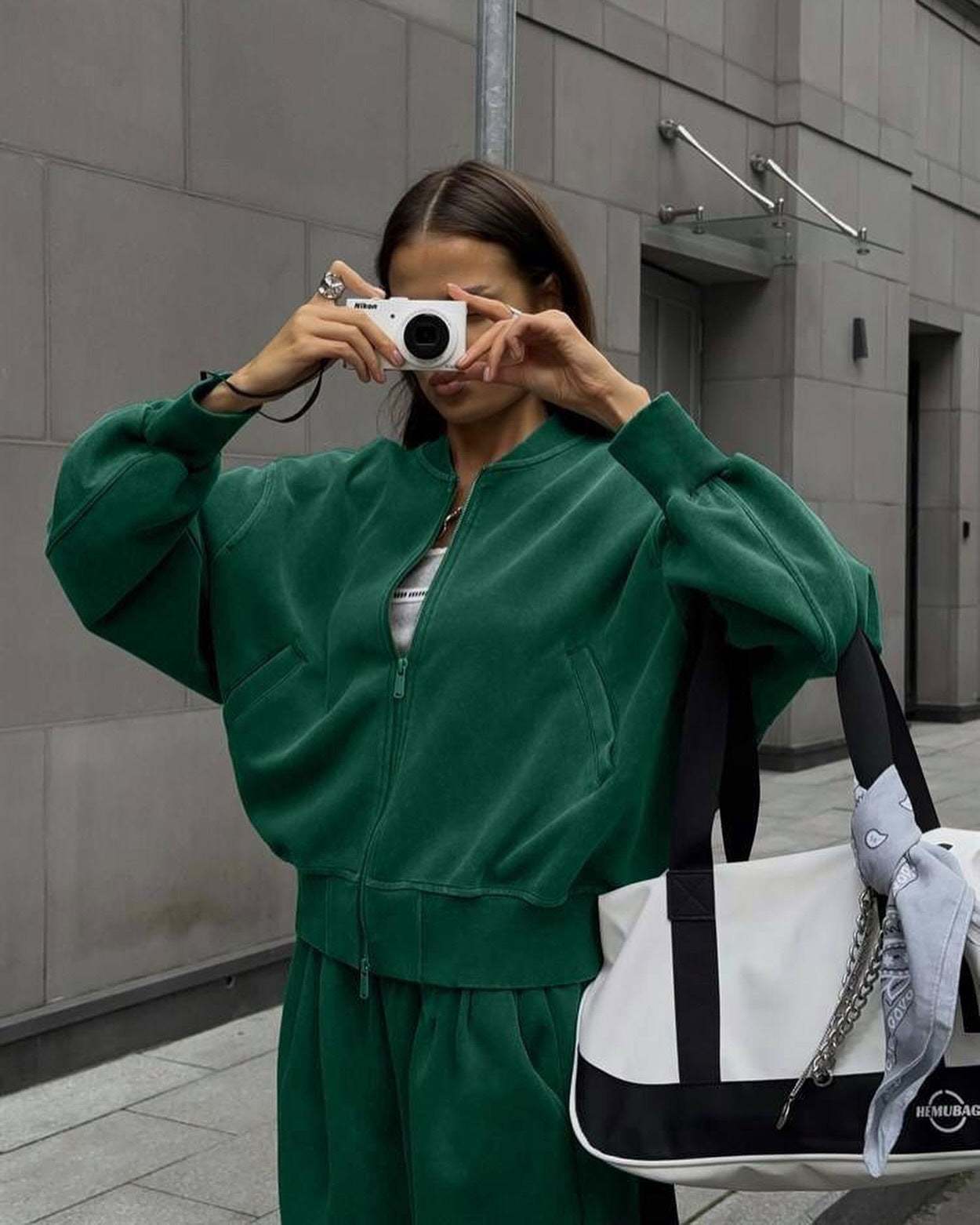 Casual outfit for women with wide pants and sporty jacket Chic and Style