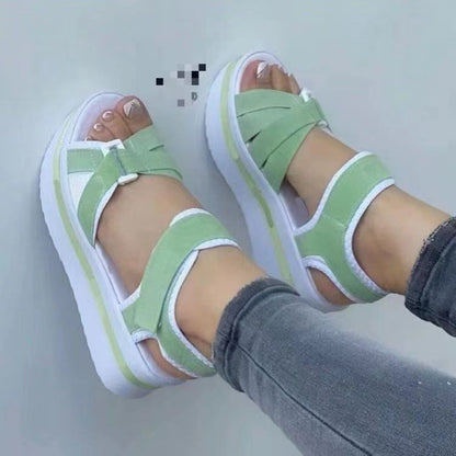Sandales Sportives Confortables pour Femmes avec des Sangles Réglables et Semelle Amortissante Chic und Stil