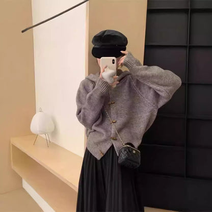Dames pull à capuche décontracté avec boutons décoratifs Chic und Stil