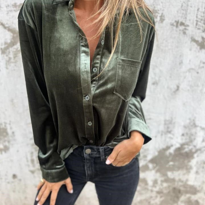 Chemisier en satin élégant pour femmes avec col classique et poche poitrine Chic und Stil