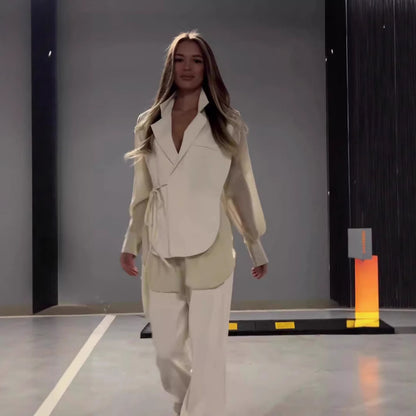 Dames Ensemble élégant et moderne composé d'une veste blazer cintrée et d'un pantalon large Chic und Stil