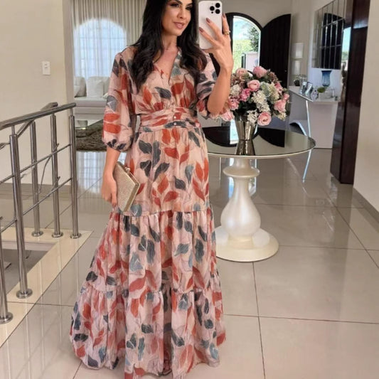 Robe maxi pour femmes avec motif de feuilles colorées et ceinture cintrée Chic und Stil