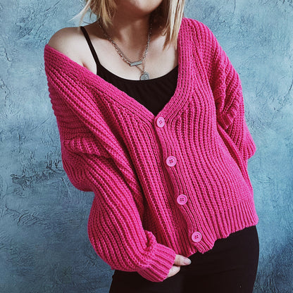 Dames pull-over tricot moelleux avec des détails de bouton modernes et une coupe ample Chic und Stil