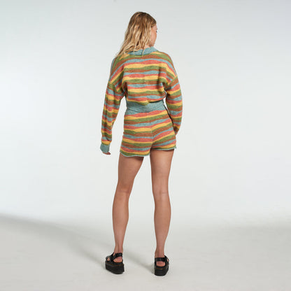 Pull cropped pour femmes avec décolleté en V et motif rayé coloré Chic und Stil
