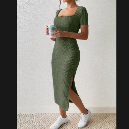 Robe maxi ajustée pour femmes avec fentes latérales et matériau élastique Chic und Stil